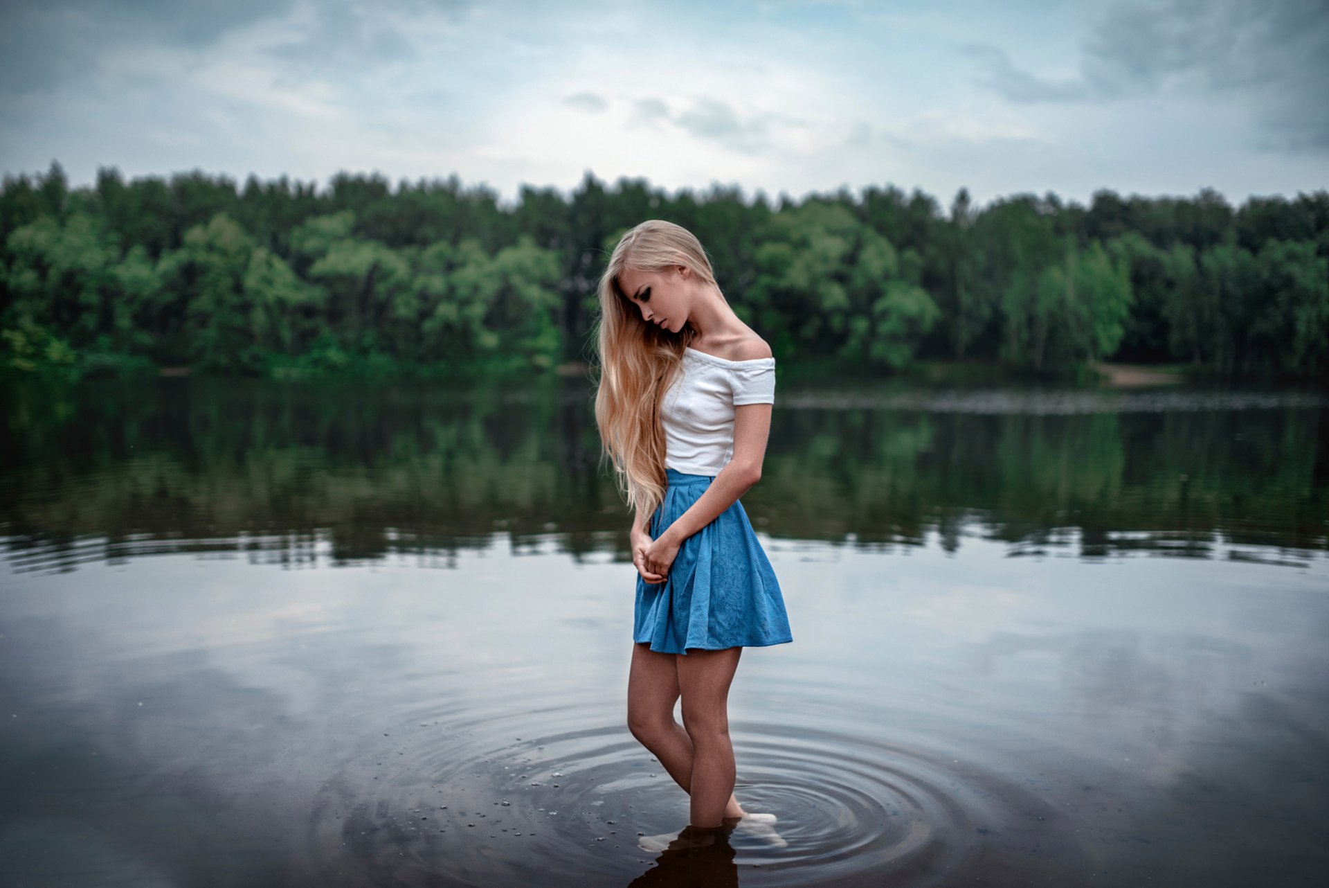 vika victoria pichkurova ruhig schatz rock beine im wasser georgy chernyadyev