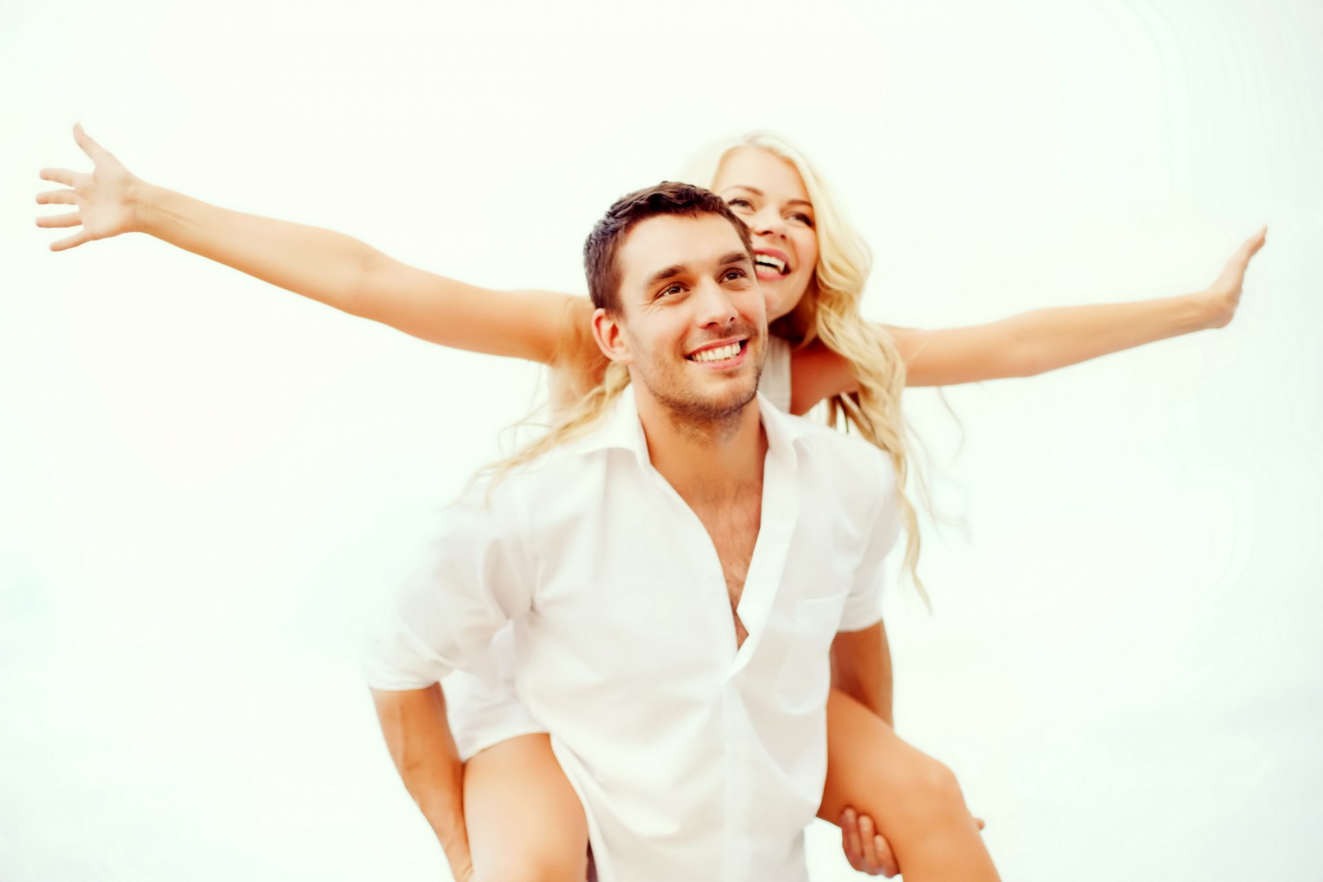 glücklich liebesromane liebe freude glück paar