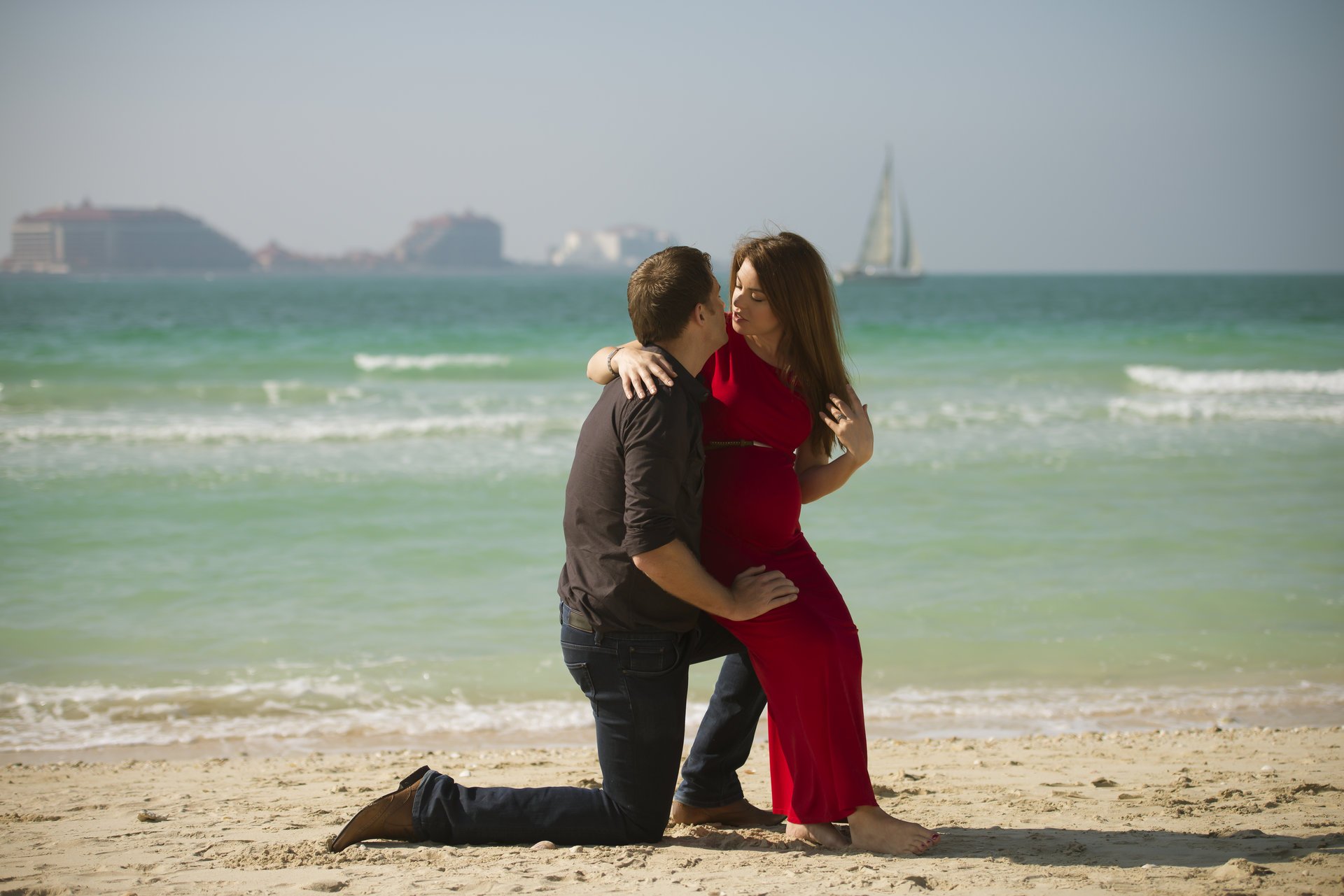 fille garçon jeune homme mer plage sable voilier paysage