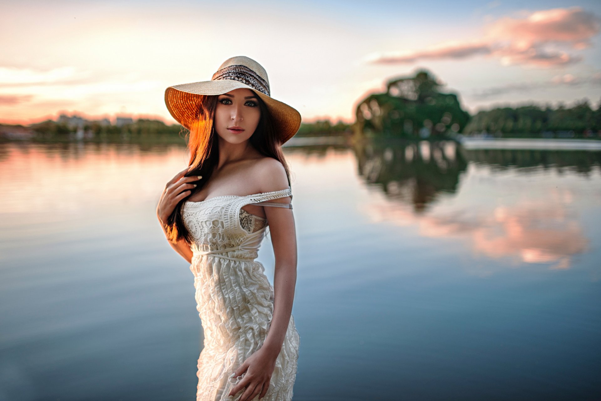 natalya rubanova natasha sunset in tsaritsyno girl hat bokeh nature george chernyad ev