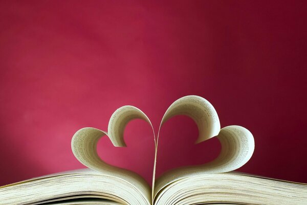 Неотразимые фигуры из книжных листочков