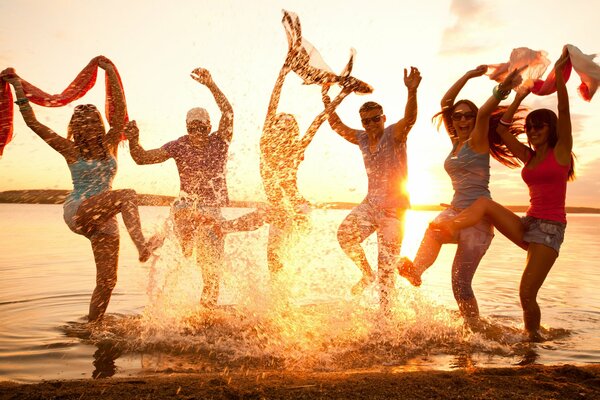 Jugend am Meer, glückliche Stimmung