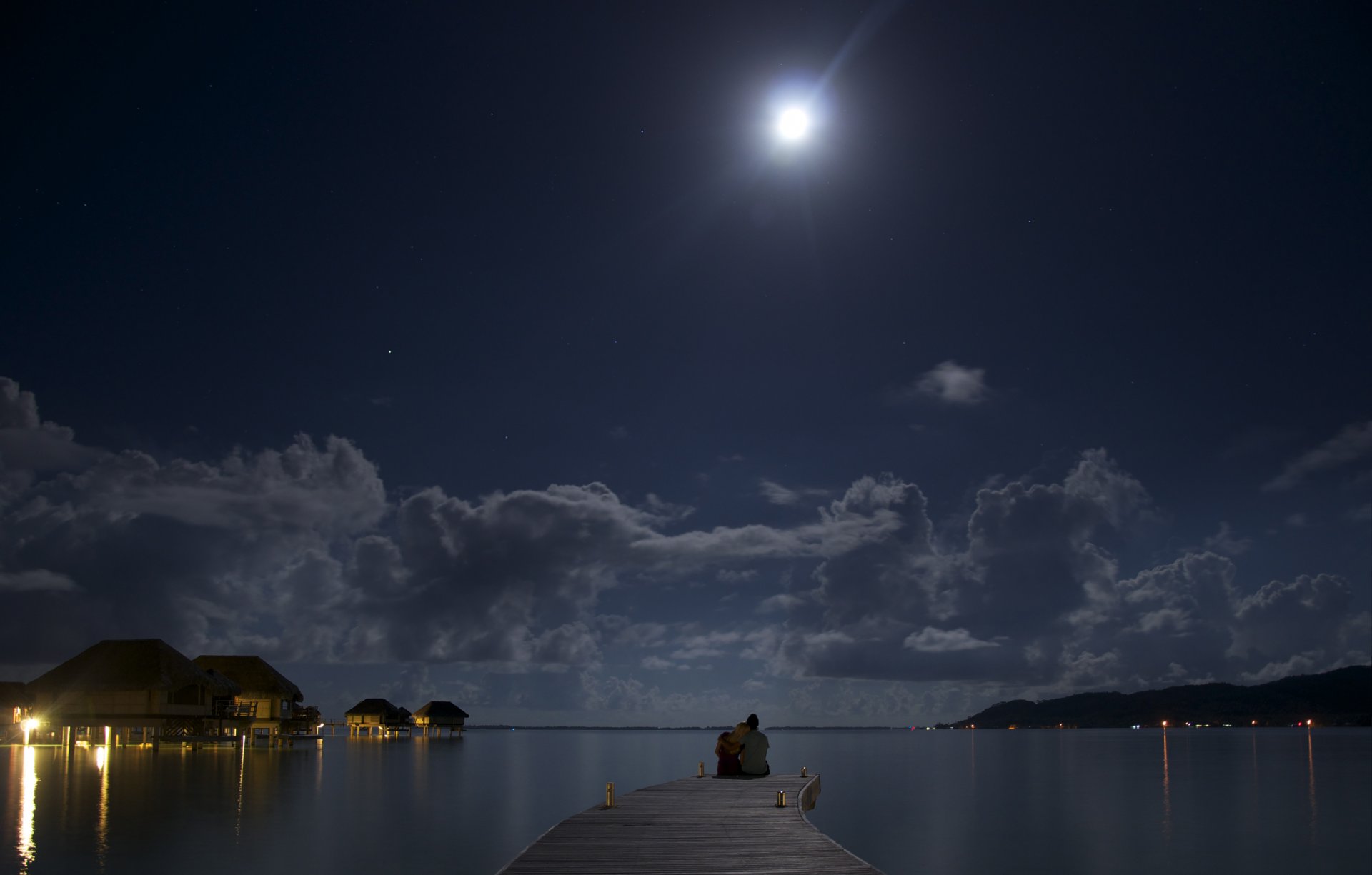 la nuit la lune l océan les deux de la romance