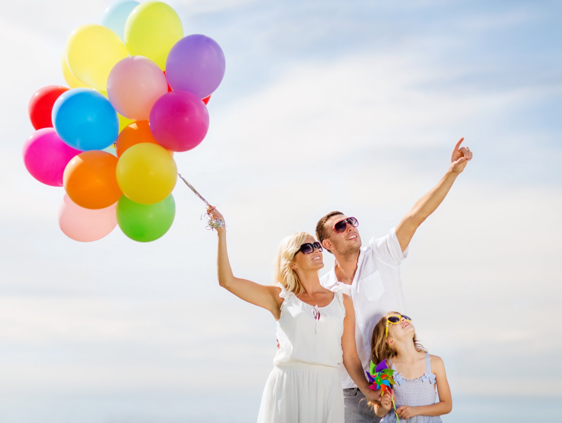 felice palloncini colorato cielo famiglia uomo palloncini persone gioia felicità