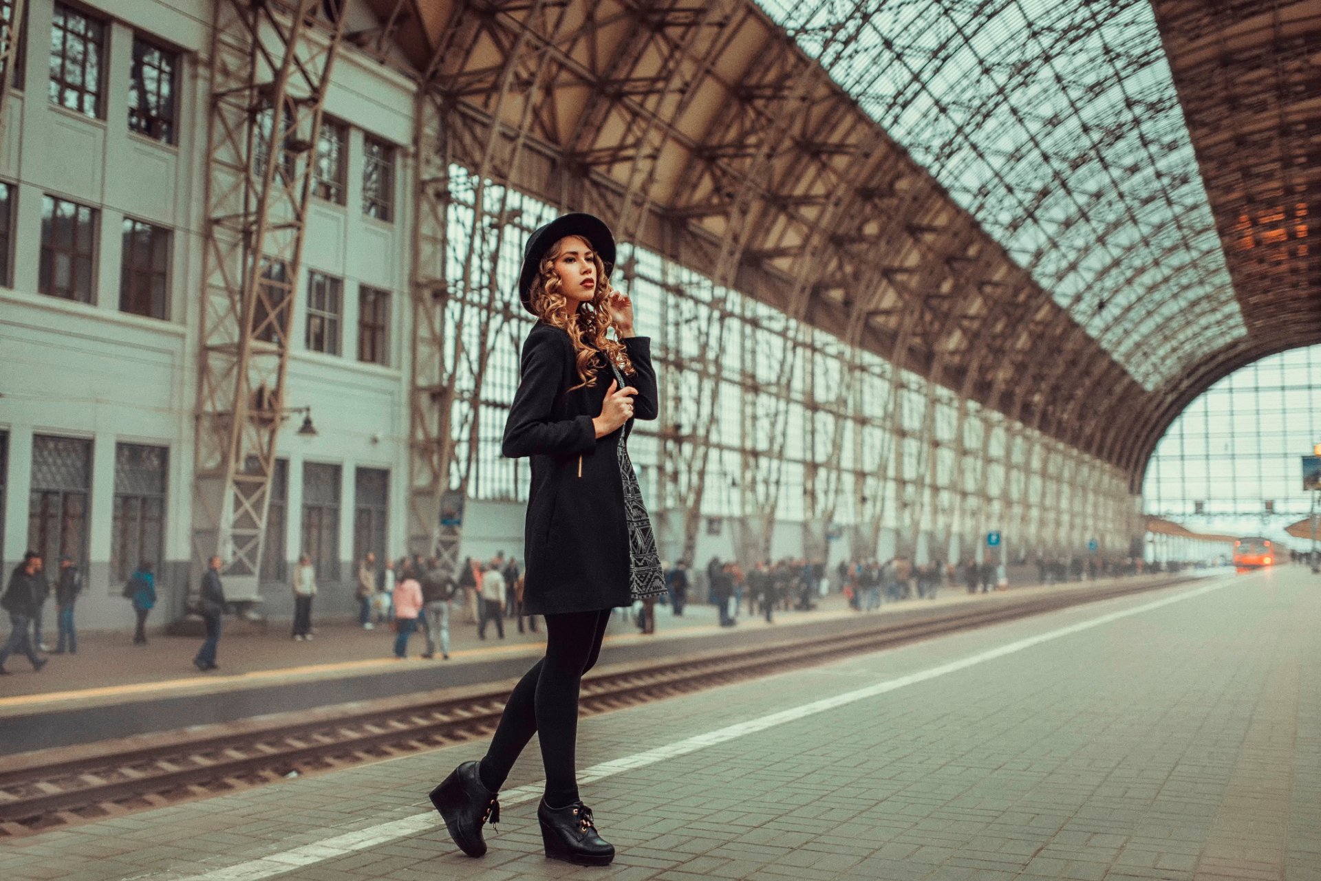 girl the platform train railway station