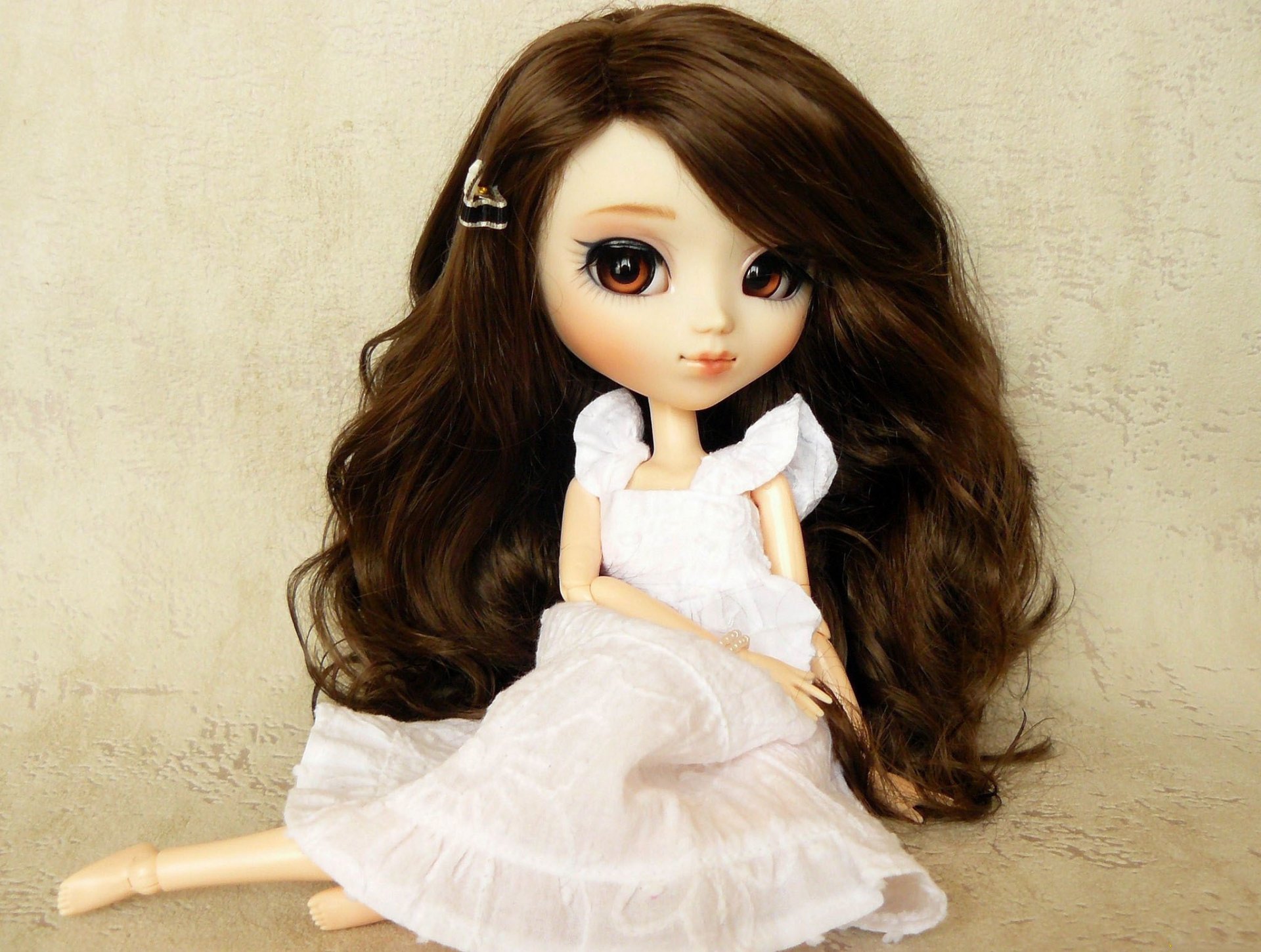 doll toys brunette long hair dress sitting