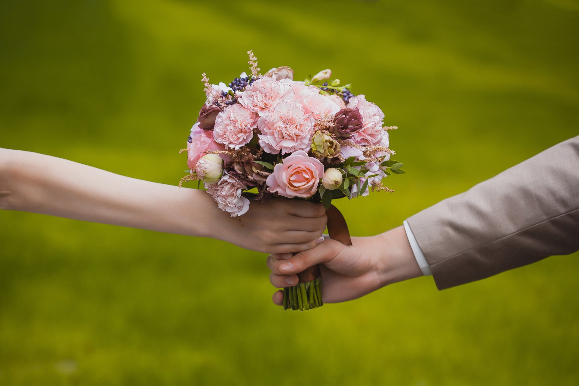 wedding bouquet bride and groom love romance flowers roses flower