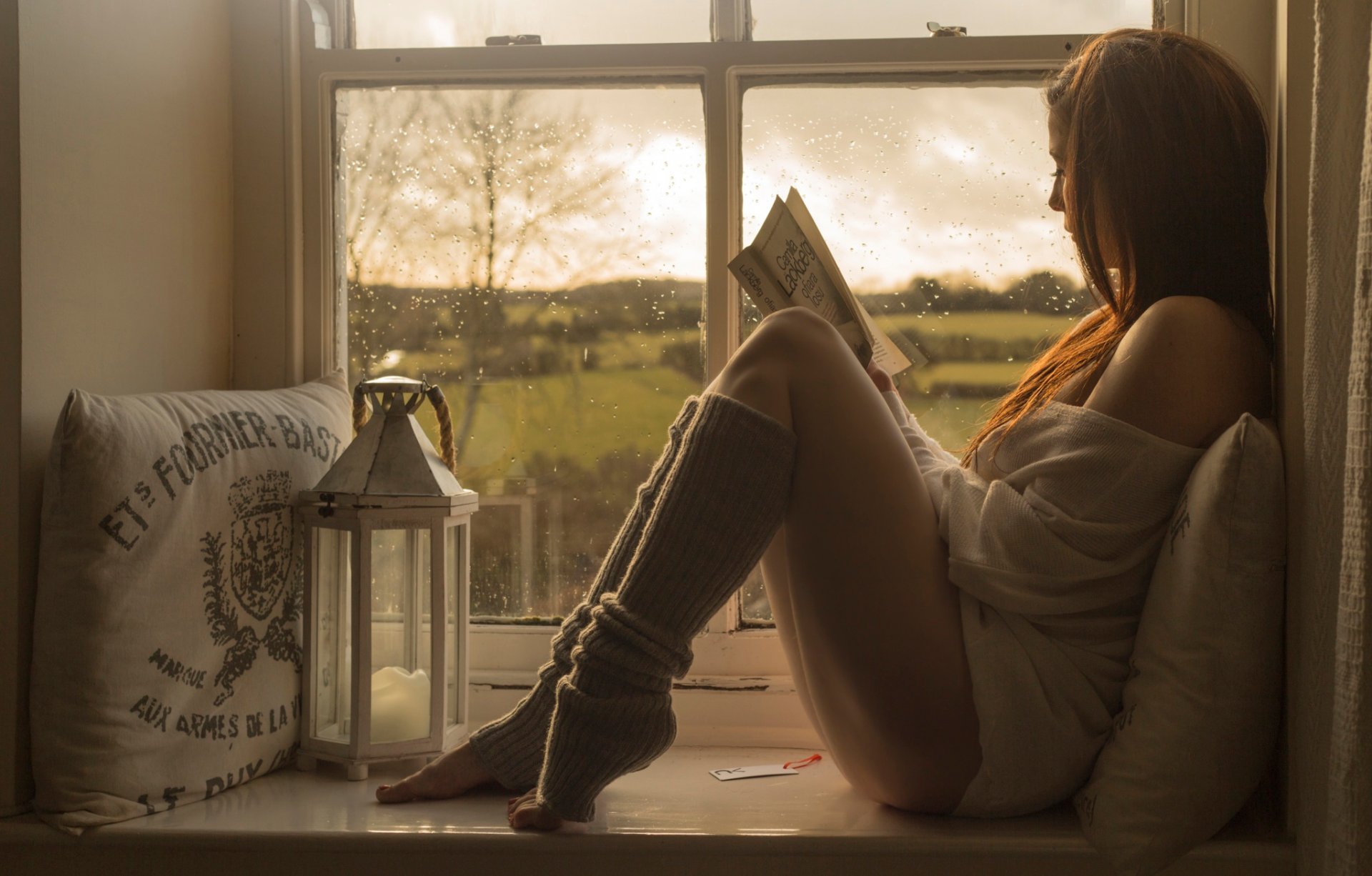 se détendre la jeune fille le livre le dialogue la lecture