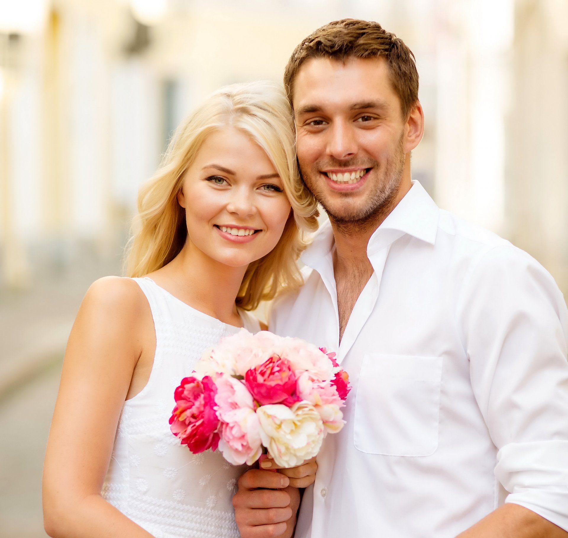 glücklich blumen liebesromane liebe freude glück paar