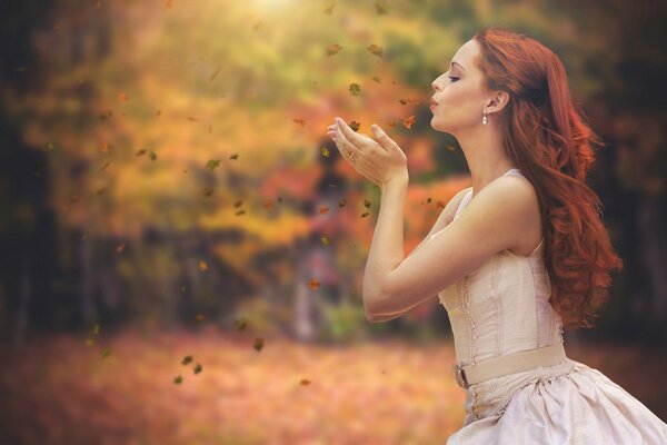 Rousse avec l automne les feuilles