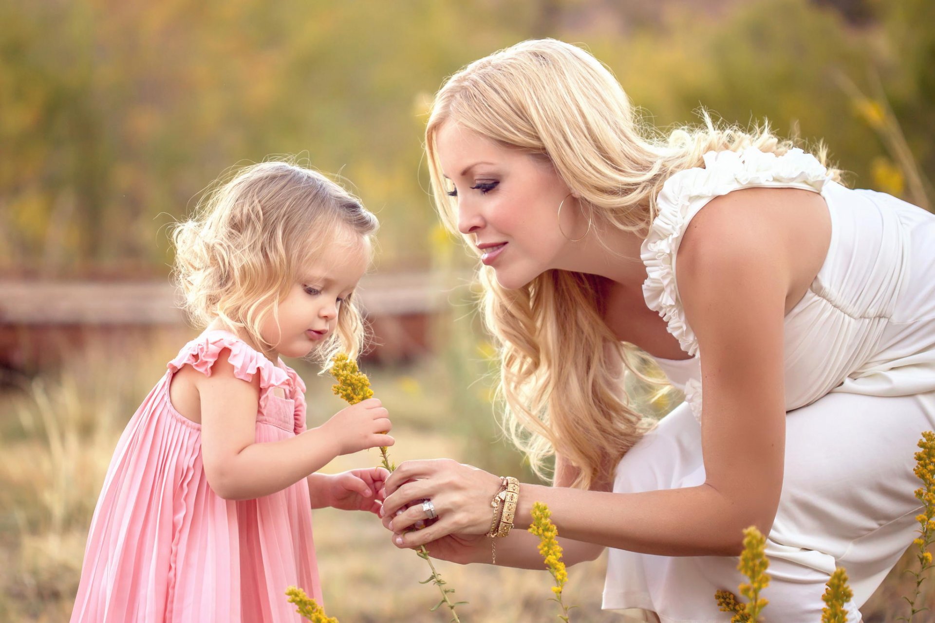 girl mother family flower love