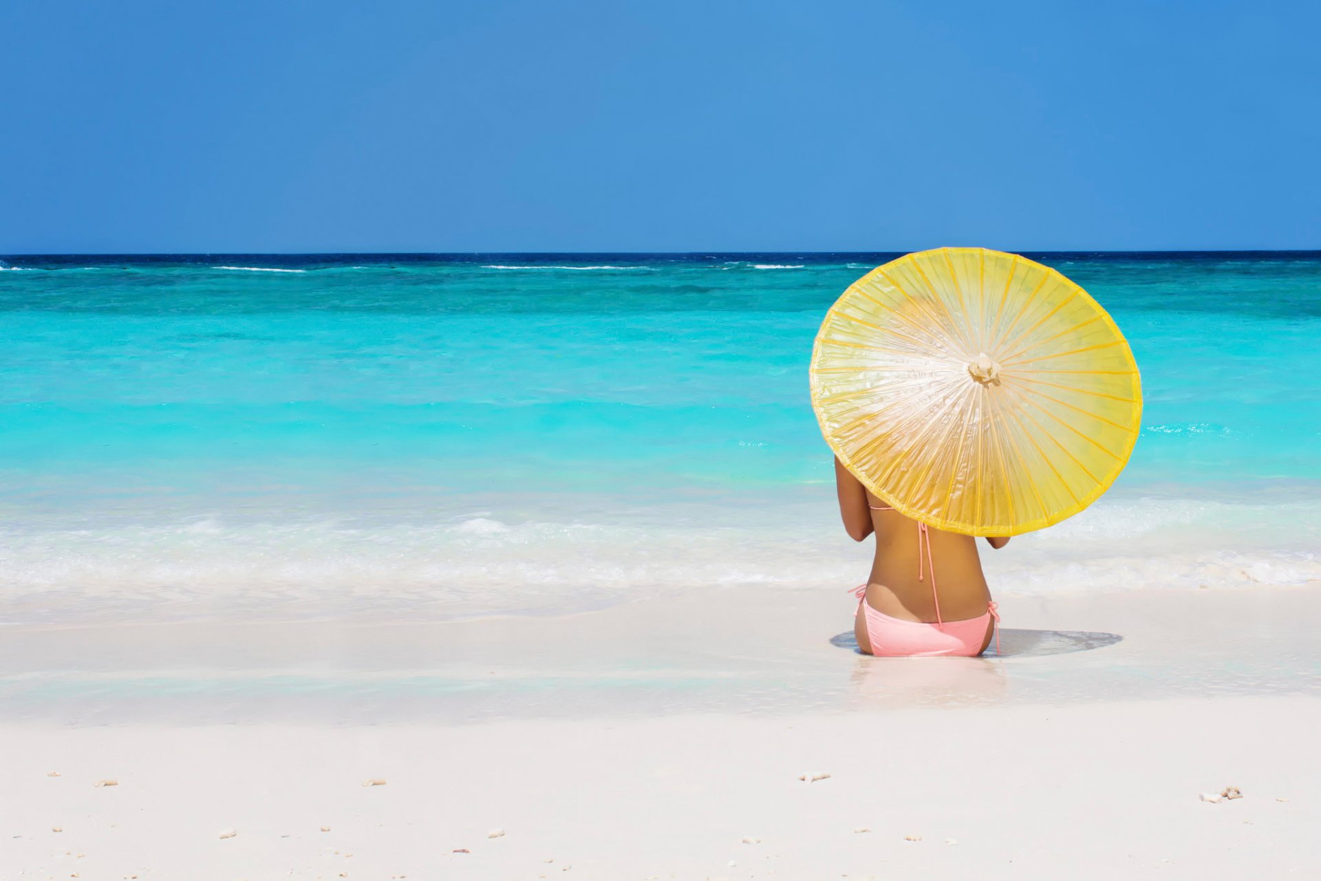 mare spiaggia ombrello ragazza