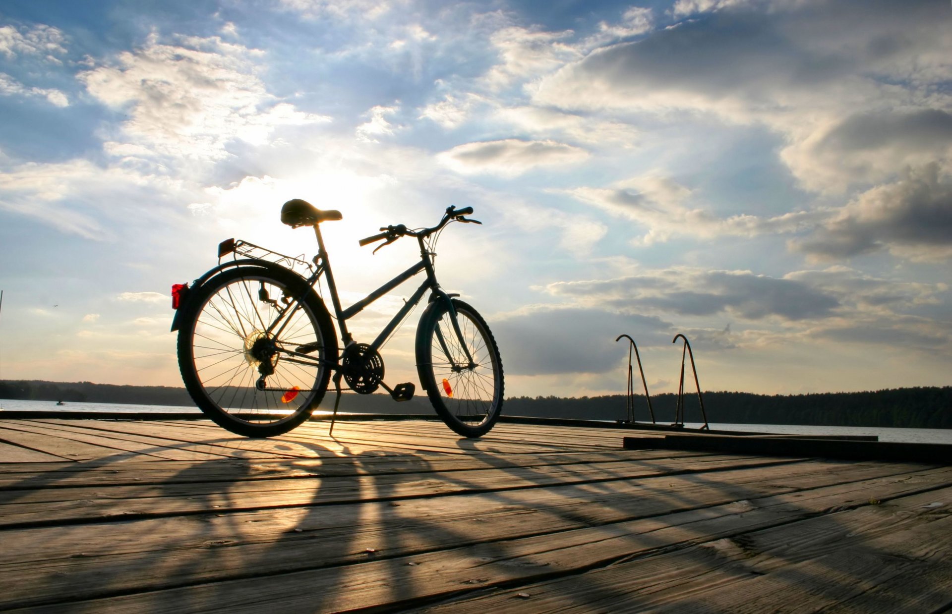 stimmung fahrrad rad meer wasser himmel bäume laub sonne wolken sport hintergrund tapete widescreen vollbild widescreen widescreen