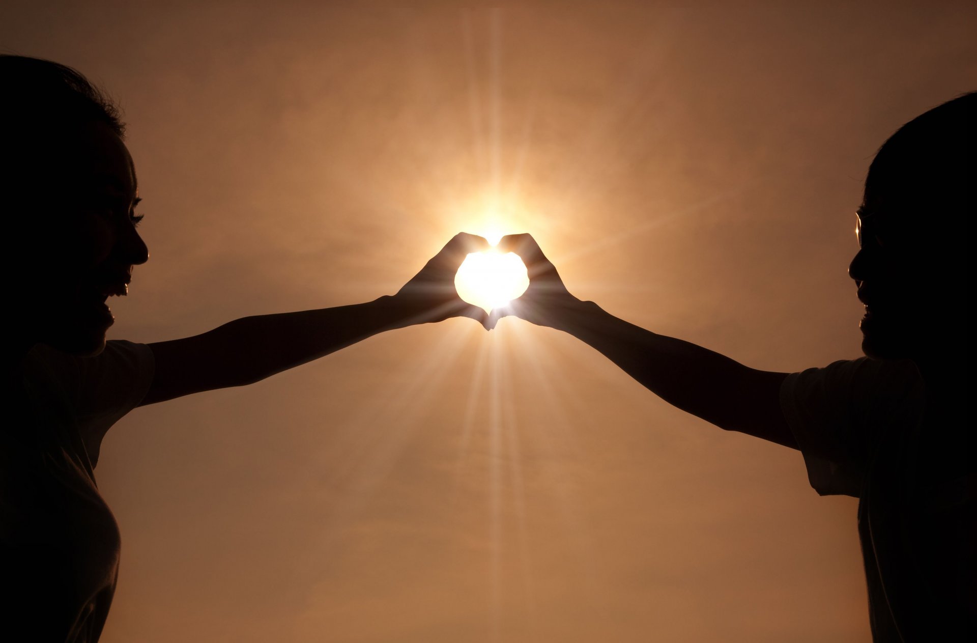 moods girl guy man woman smile silhouette hands heart heart love sun happiness joy couple background wallpaper widescreen fullscreen widescreen