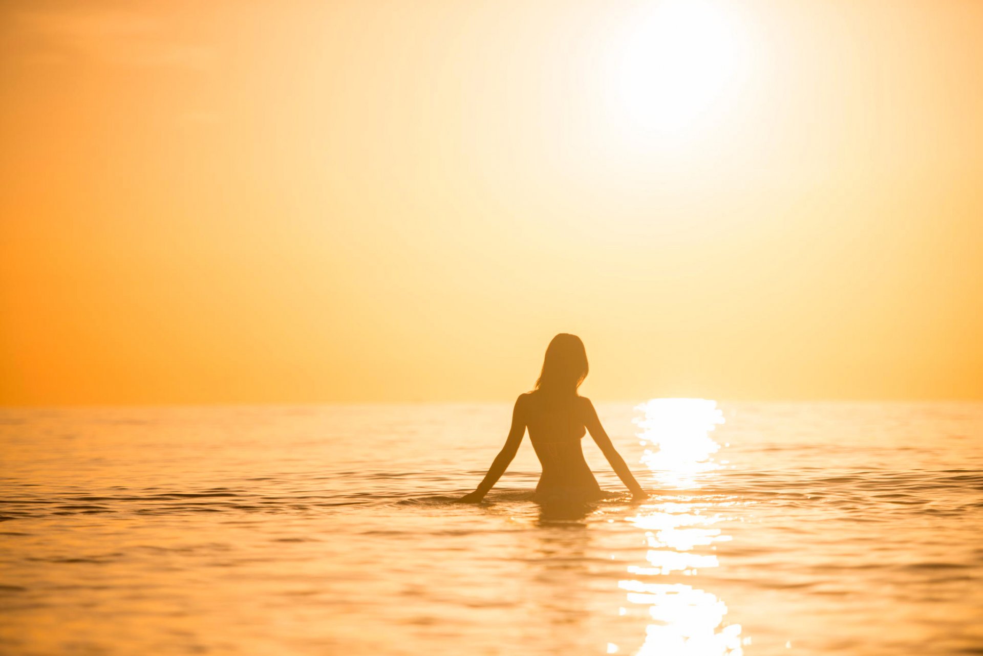 meer sonne mädchen silhouette