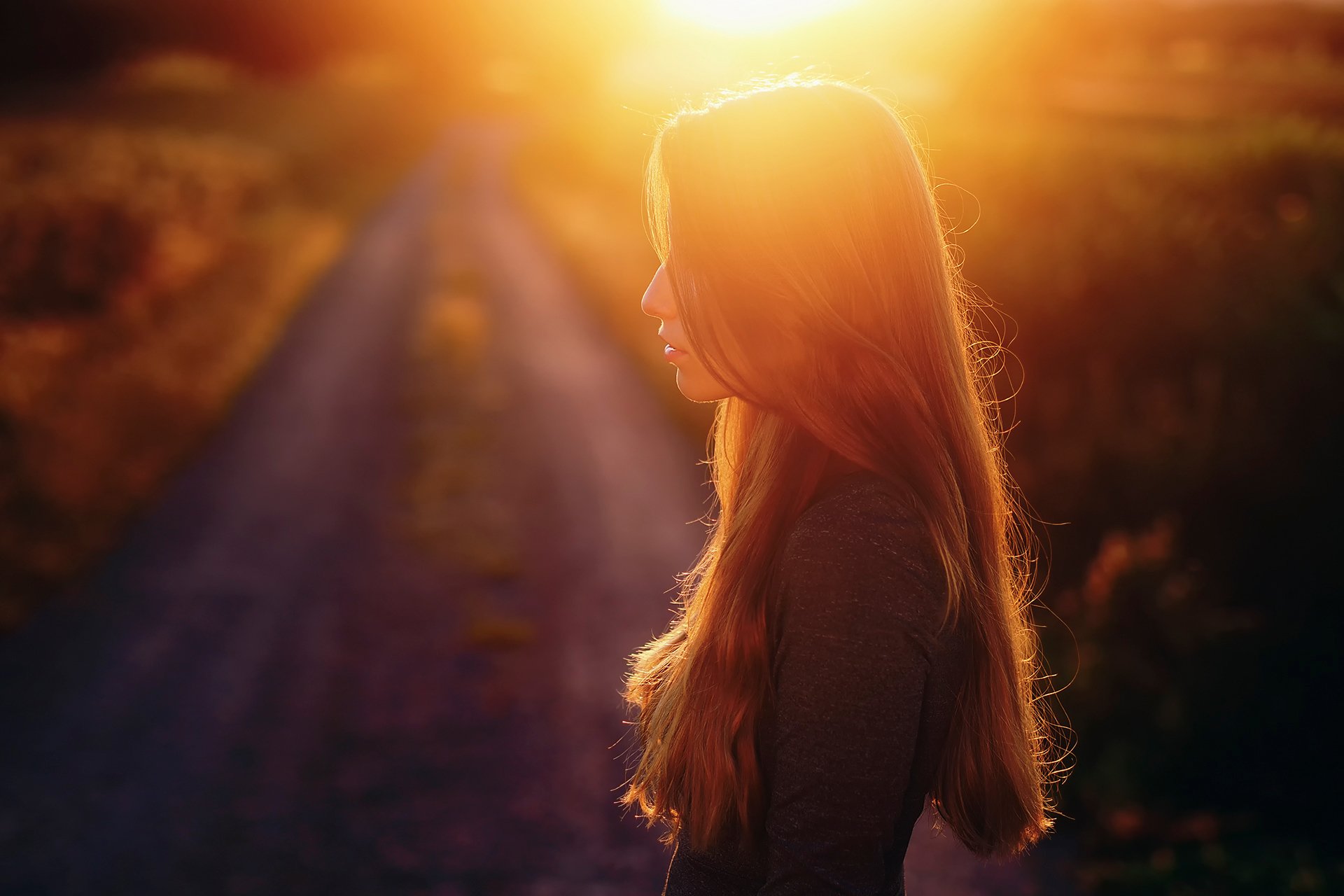 perfil chica luz del sol puesta de sol silueta