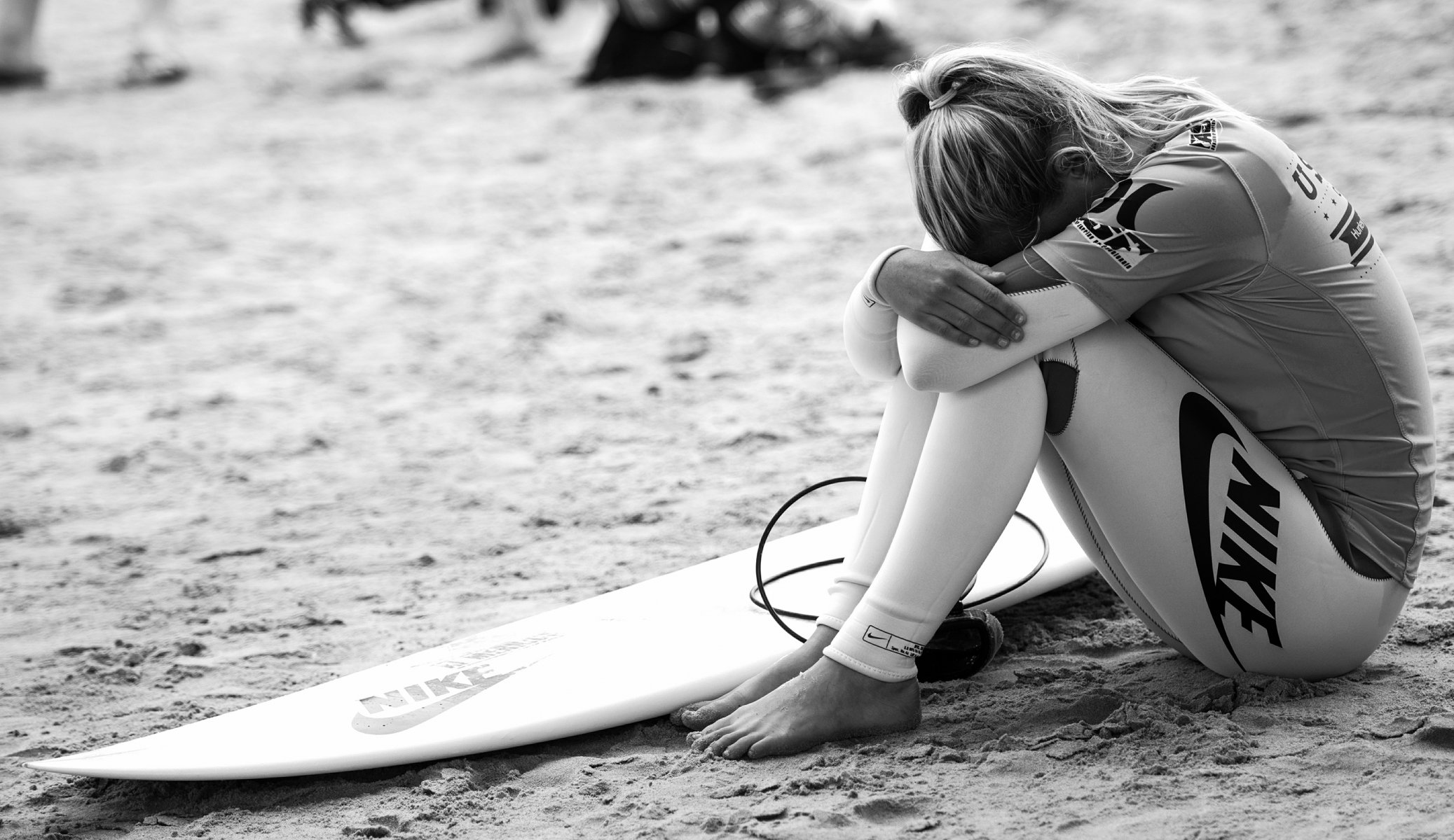 dziewczyna surfing plaża deski surfingowe doświadczenie zdenerwowanie podniecenie doświadczenie podniecenie