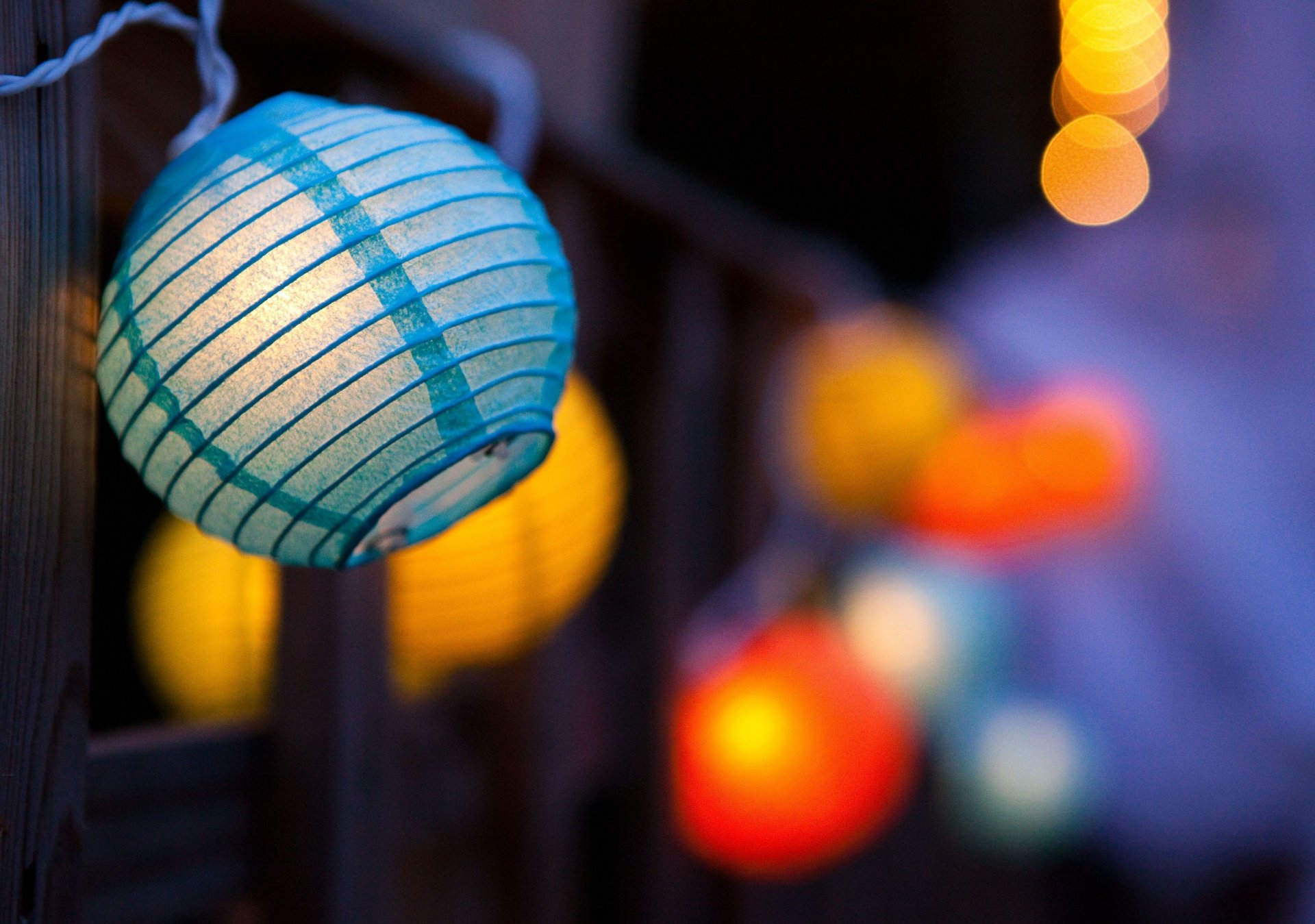 mood lantern flashlight light bokeh blur background wallpaper widescreen fullscreen widescreen