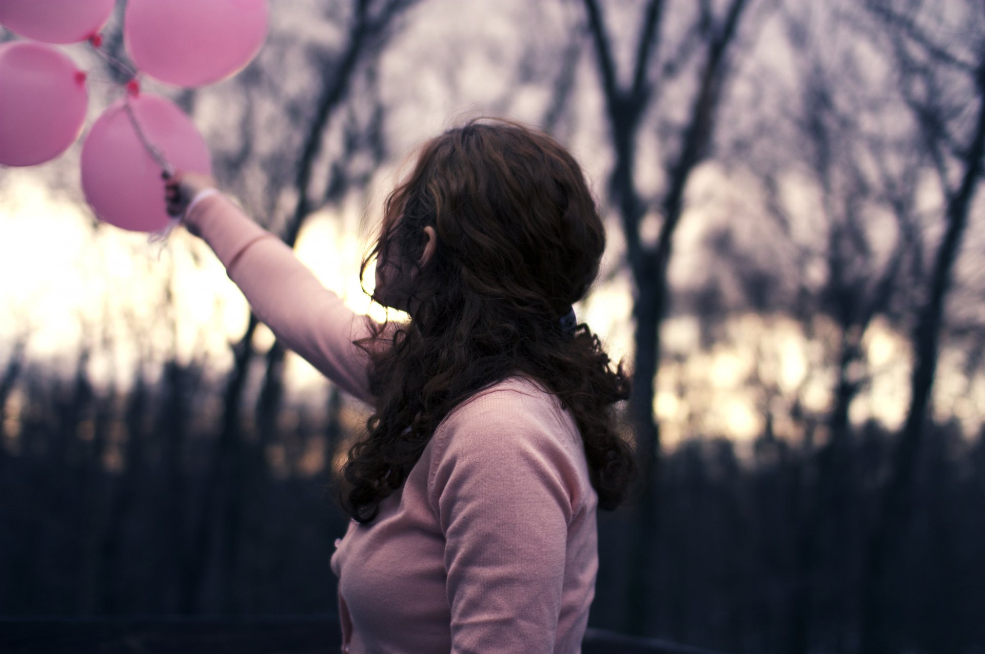 moods girl brown-haired jacket pink back hand balloons balloons pink nature trees leaves leaves leaves branches sun blur background wallpaper widescreen fullscreen widescreen brunette cardigan pink back lever