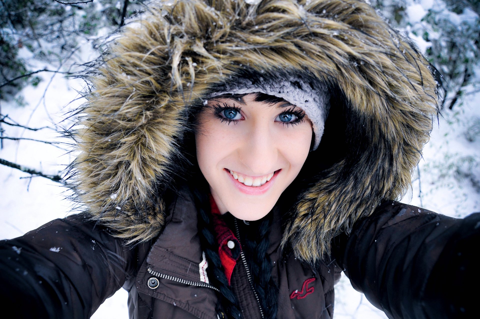 inverno neve ragazza viso sorriso occhi sguardo