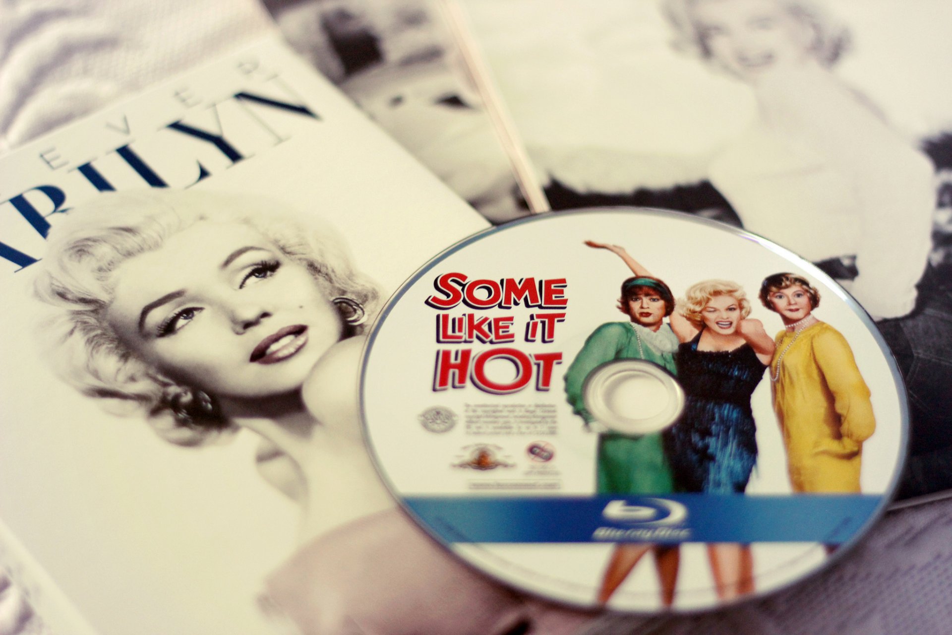 the disc marilyn monroe some like it hot