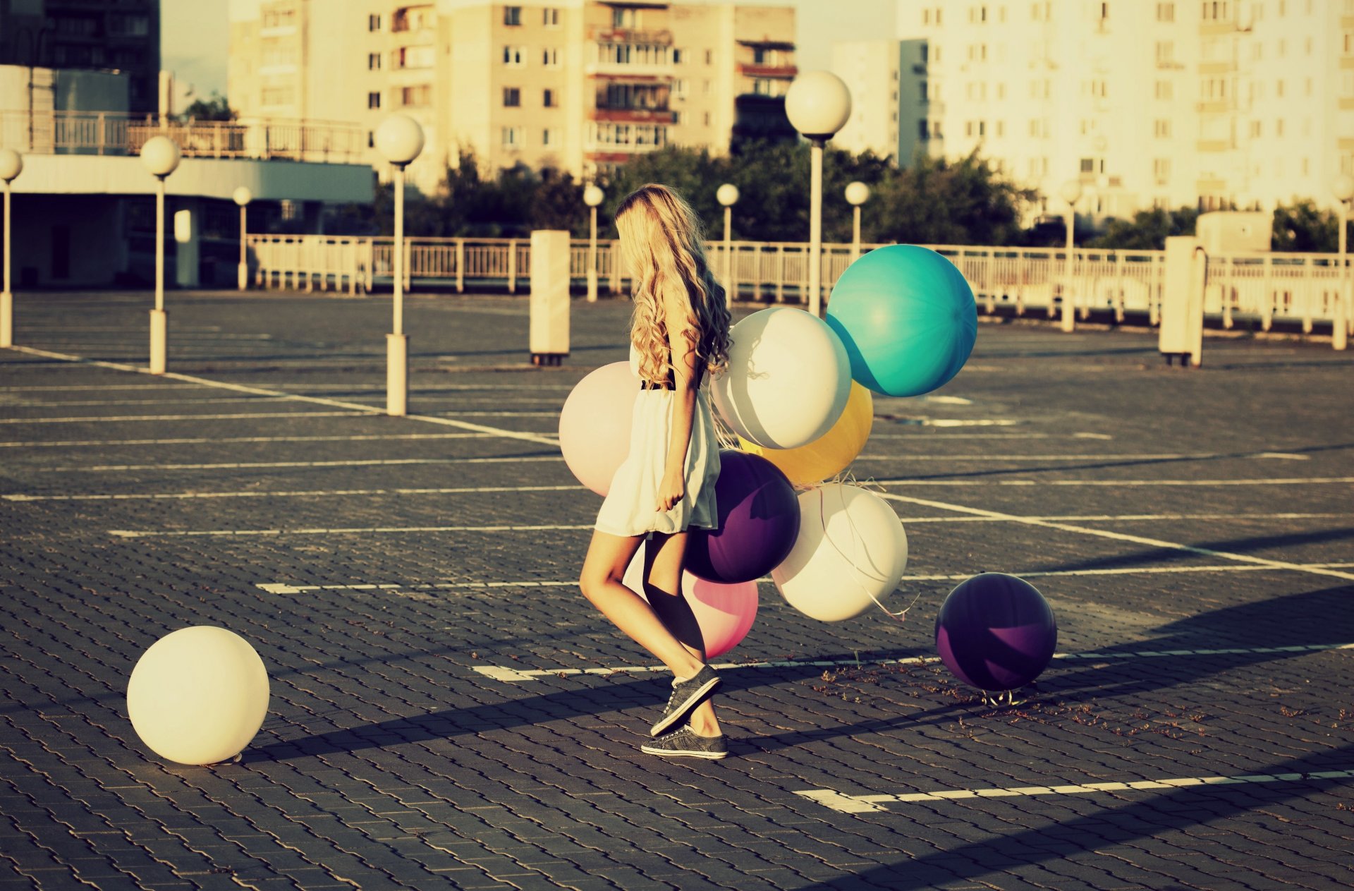 mood girl dress summer bulbs balloons street park square town background wallpaper widescreen full screen hd wallpaper