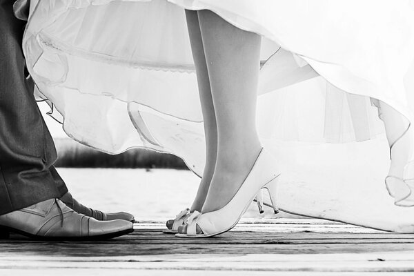 Foto de la boda de los pies de los recién casados