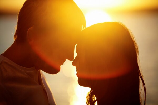 Silhouette of a man and a woman in love