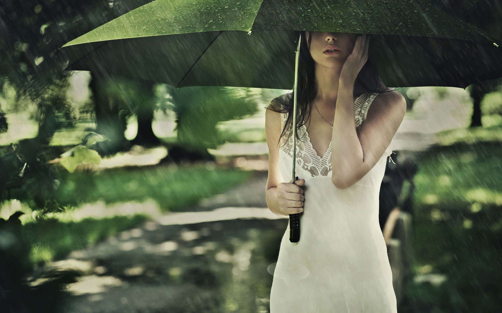 chica verano paraguas lluvia estado de ánimo