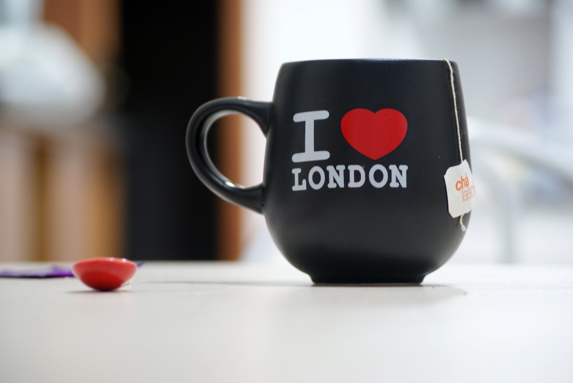 stimmung becher tasse schwarz ich liebe london herz herz tee. teebeutel löffel rot hintergrund tapete