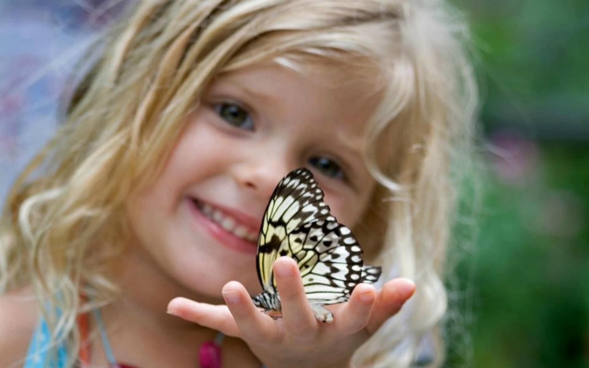 mood girl children child blonde curls butterfly insects background wallpaper