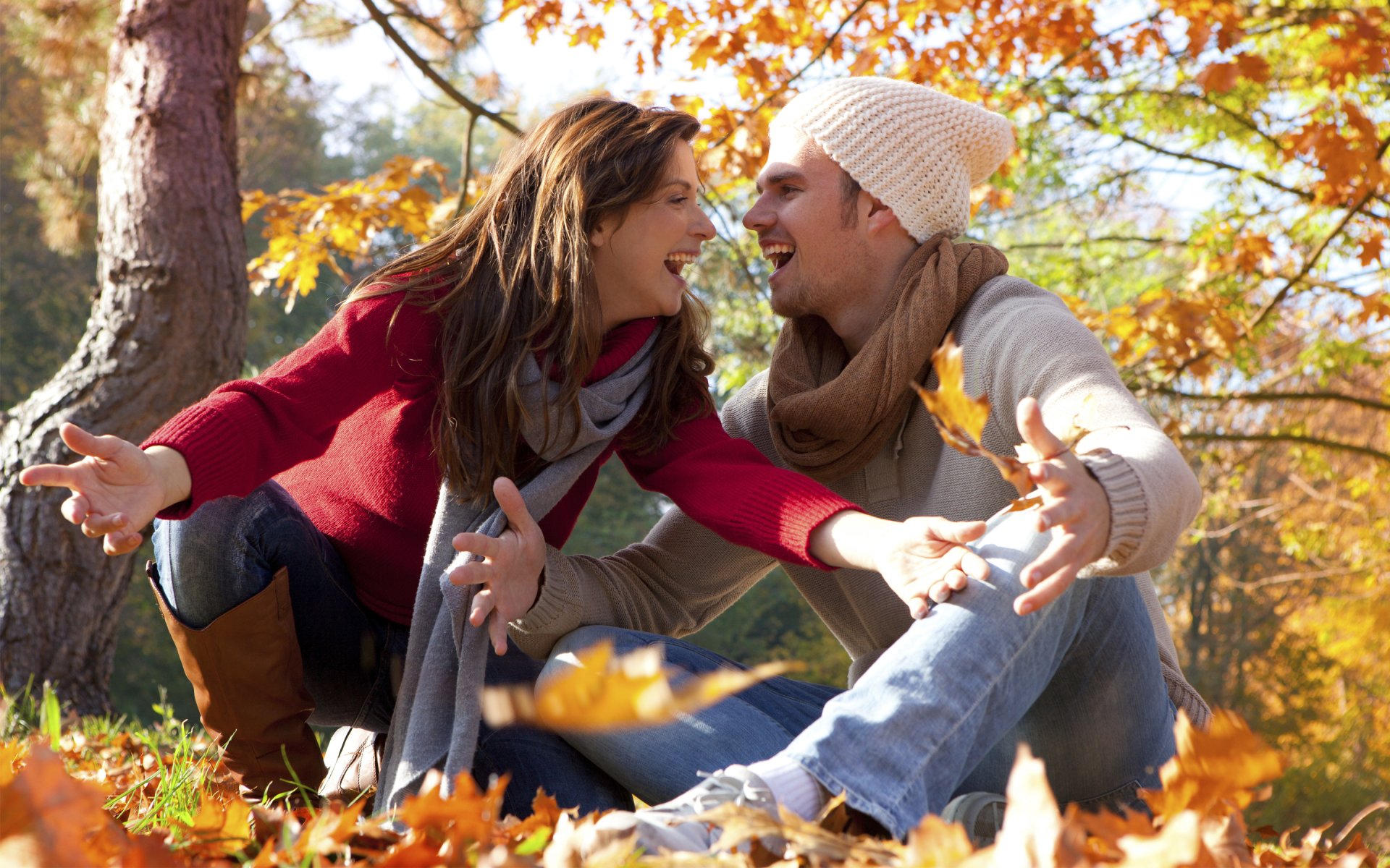 autunno giallo foglie foresta coppia