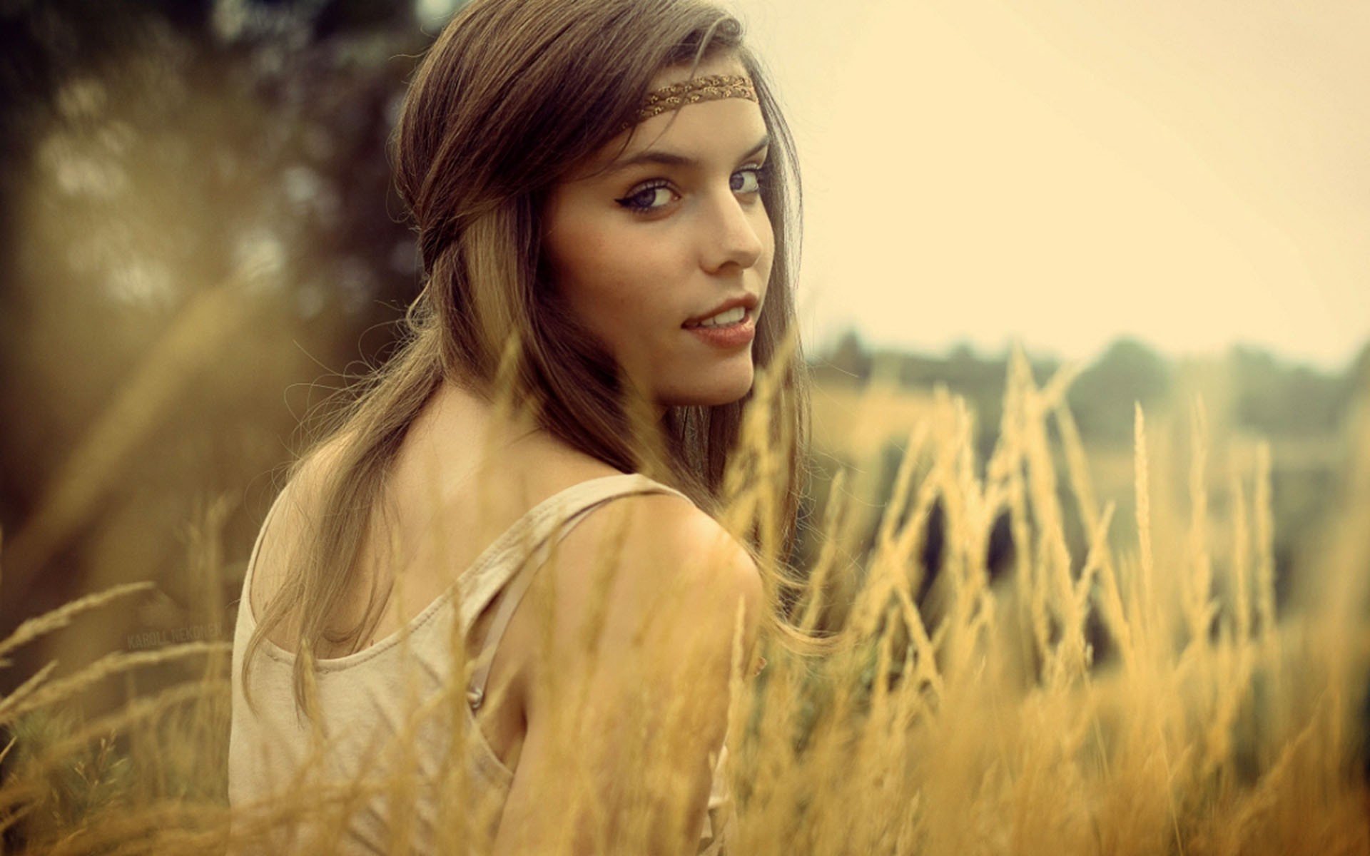 stati d animo ragazza sguardo viso sorriso benda fiori.yu pianta natura sfondo carta da parati