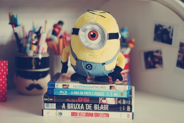 Minion con libros interesantes