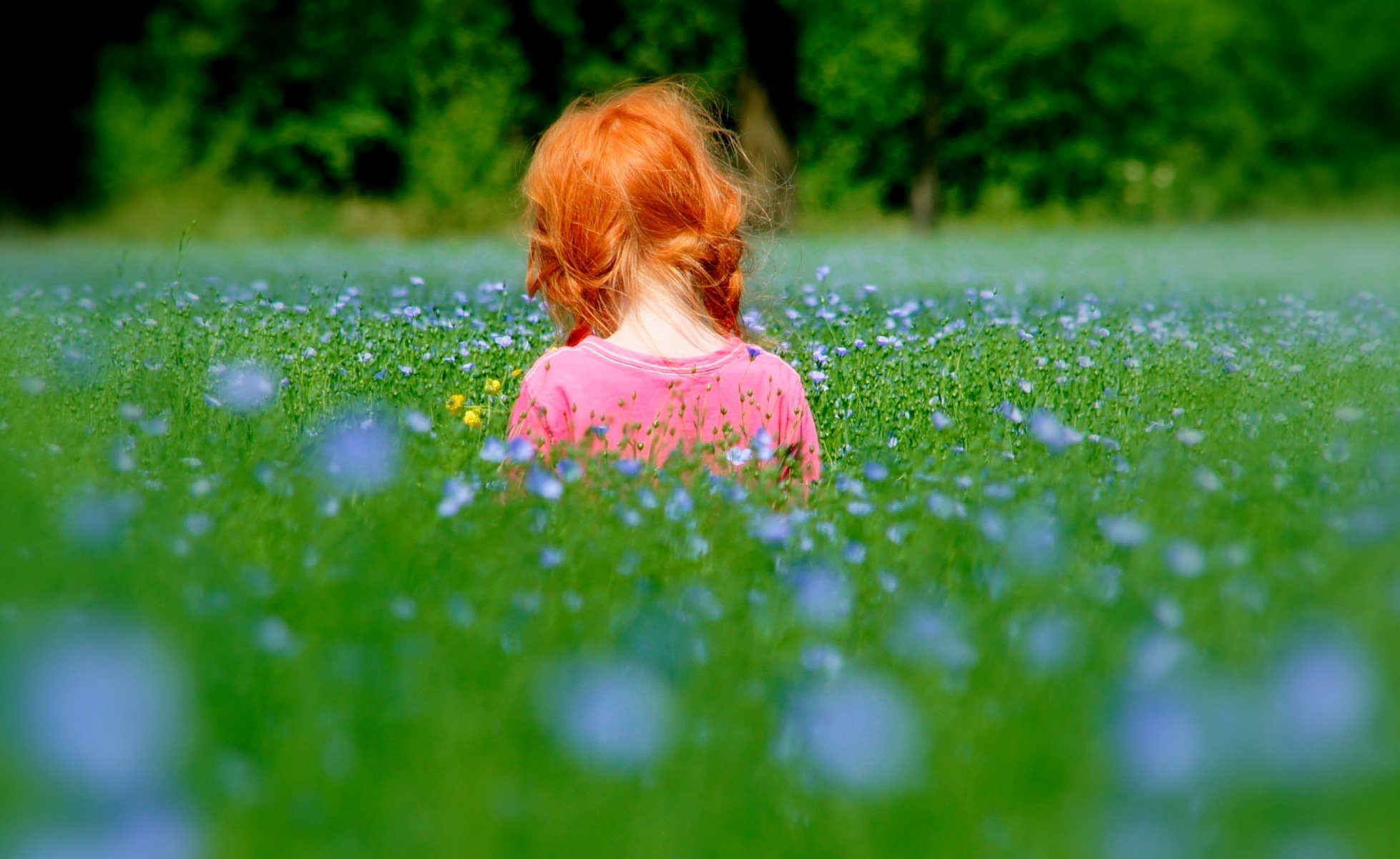 humeur fille enfants enfant rousse nature herbe