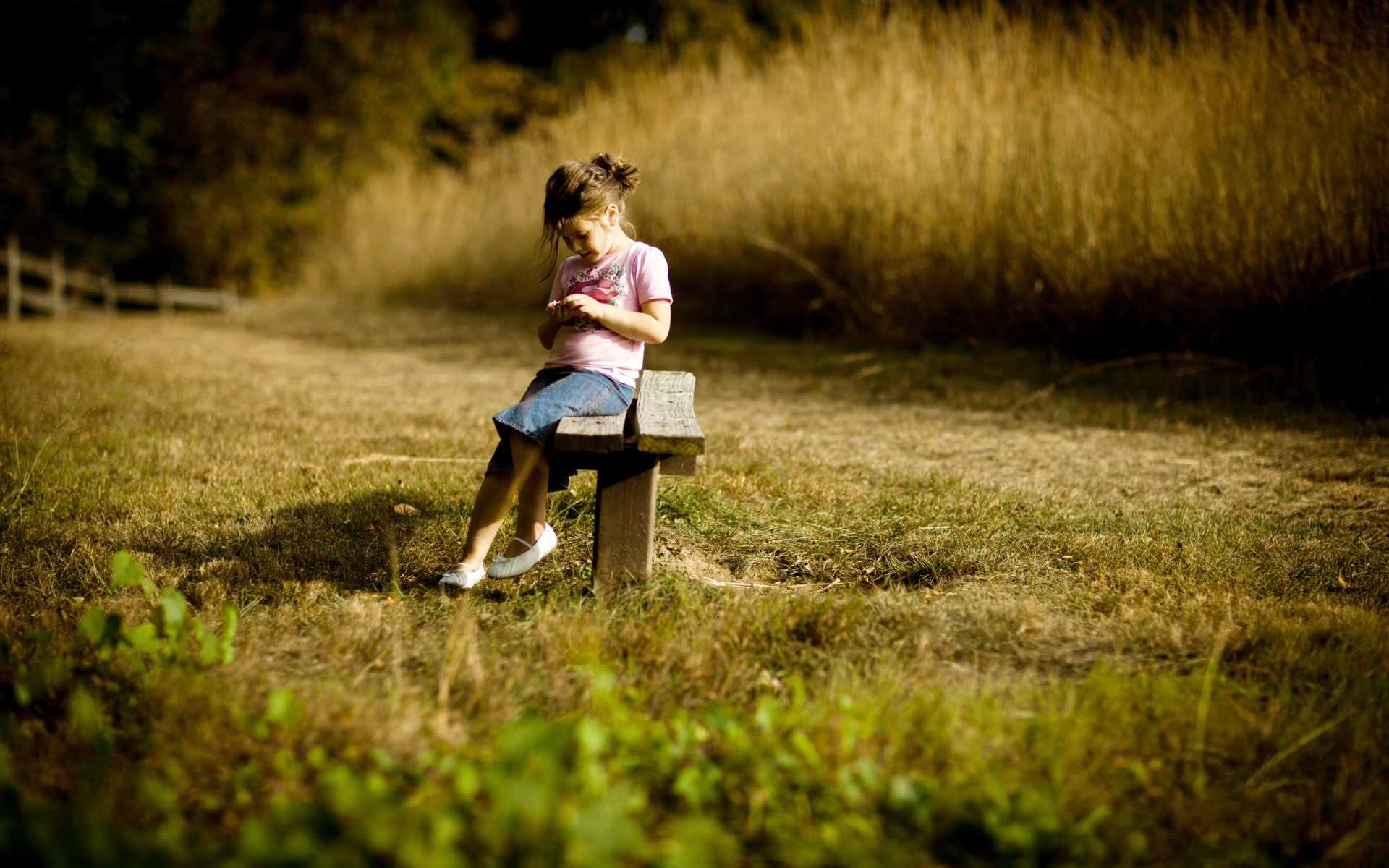 girl bench mood