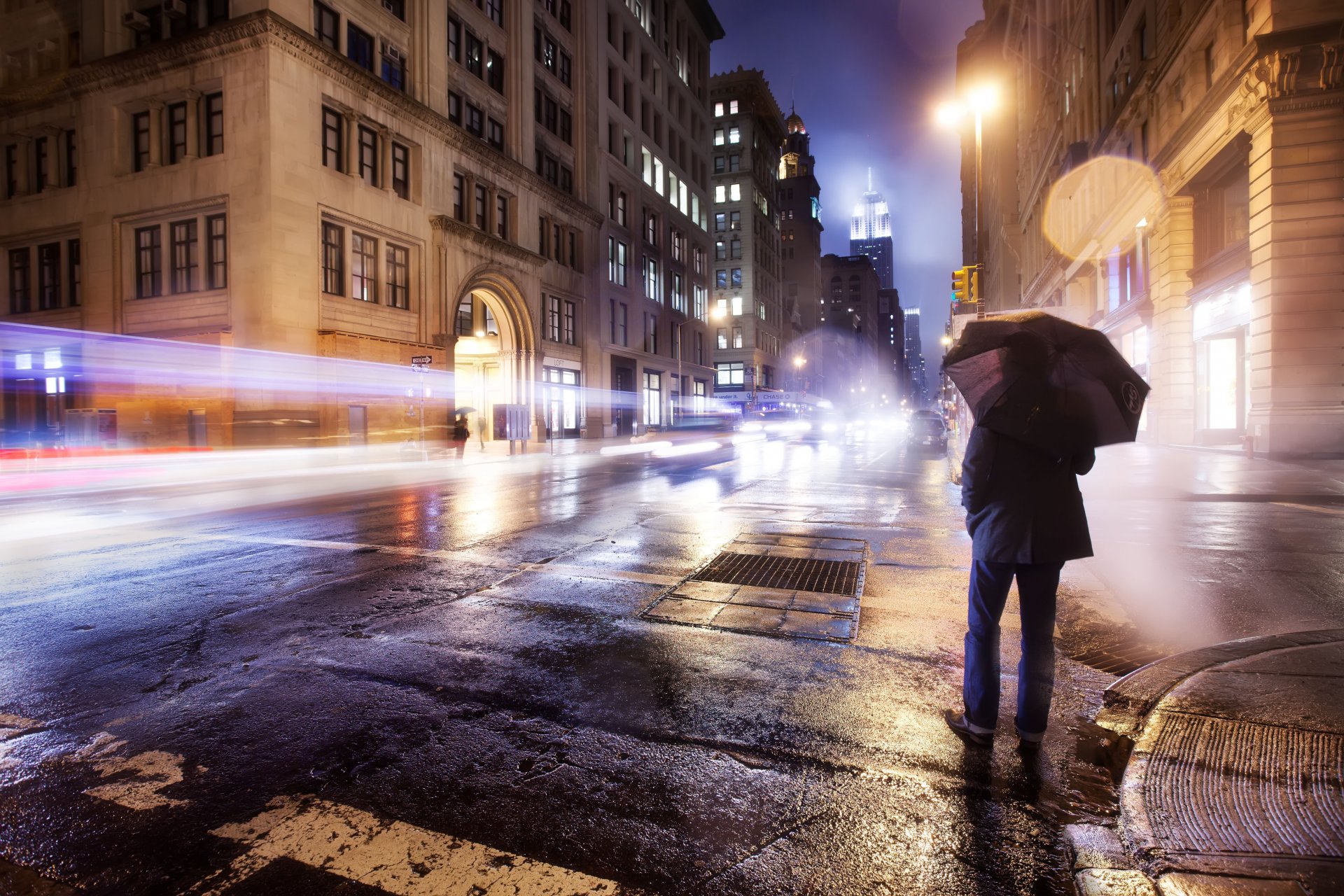 stimmung straße einsamkeit mann regenschirm regen lichter new york straße tapete usa amerika