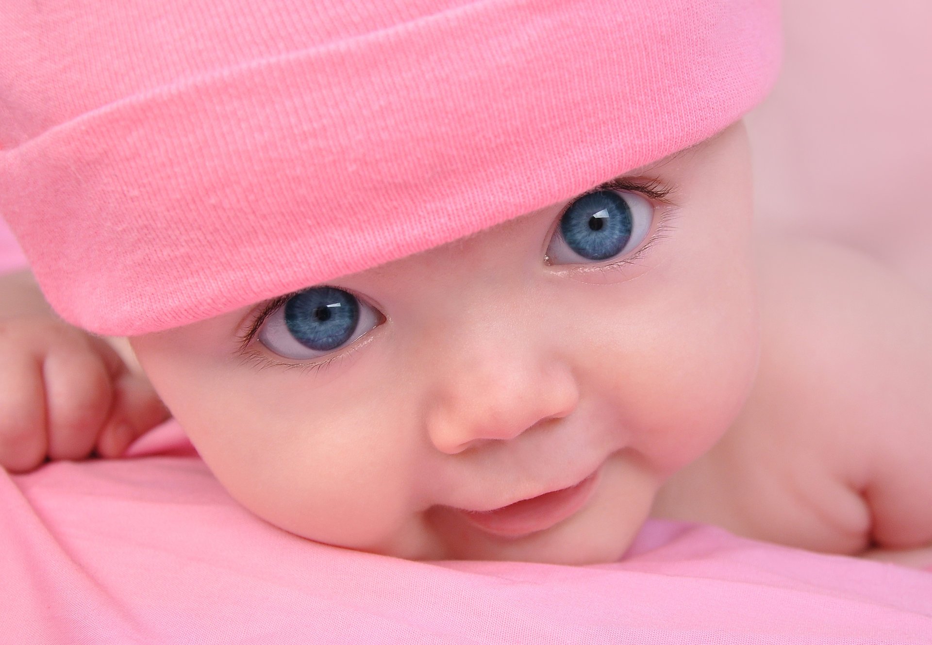 enfant heureux bébé grands beaux yeux bleus enfant en bas âge enfants