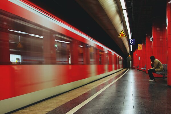 Saliendo del metro de la estación