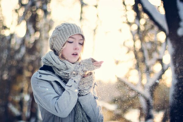 A mysterious girl in winter