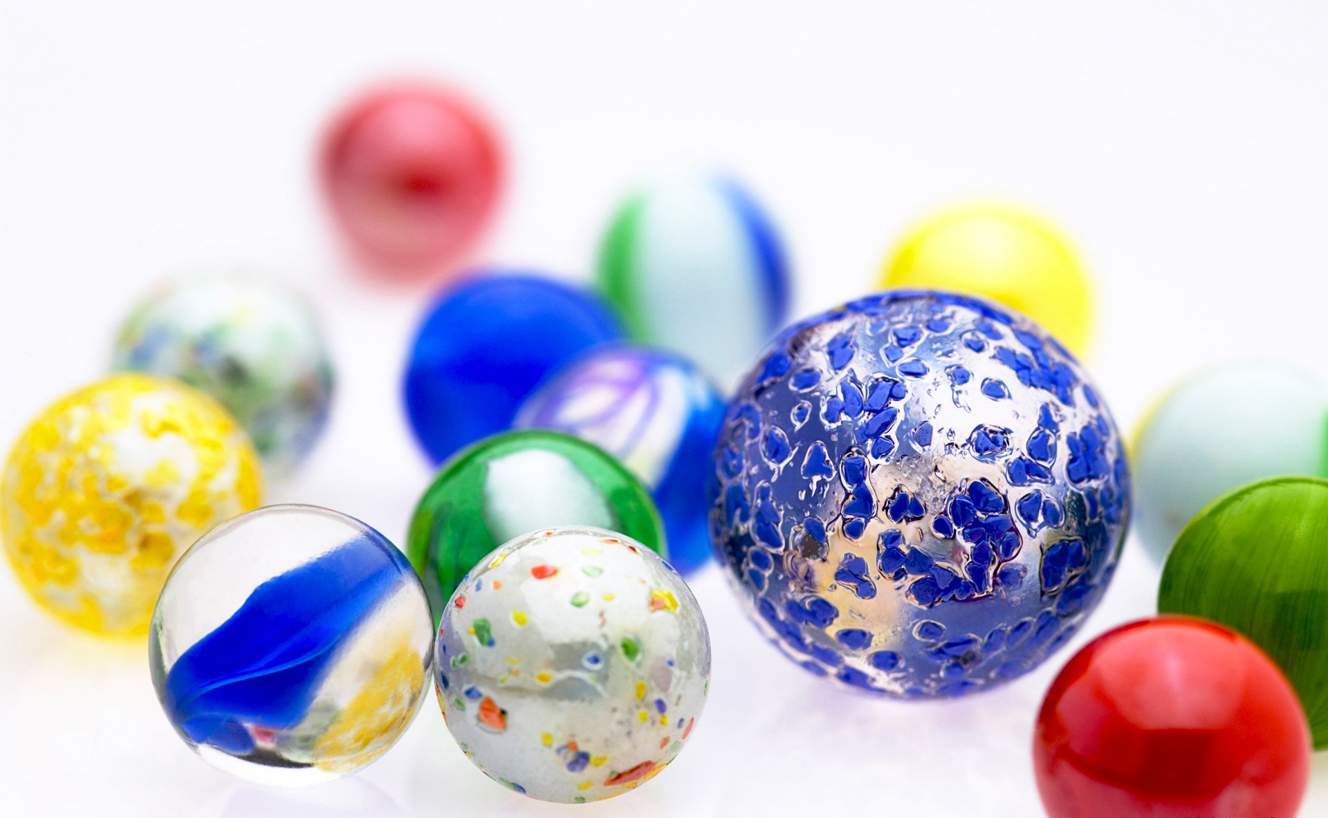 ball ball color pattern