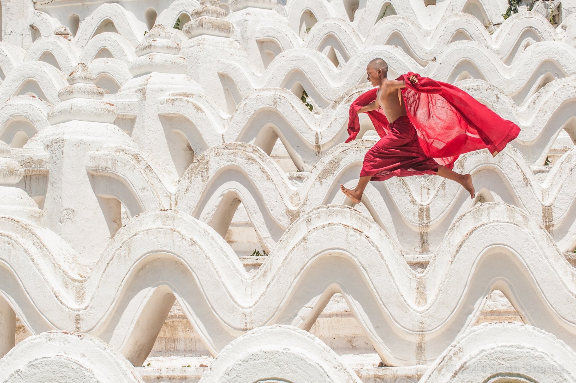 mya thein tan pagoda hsinbyume pagoda mingun myanmar pagoda sinbyume-paya boys running