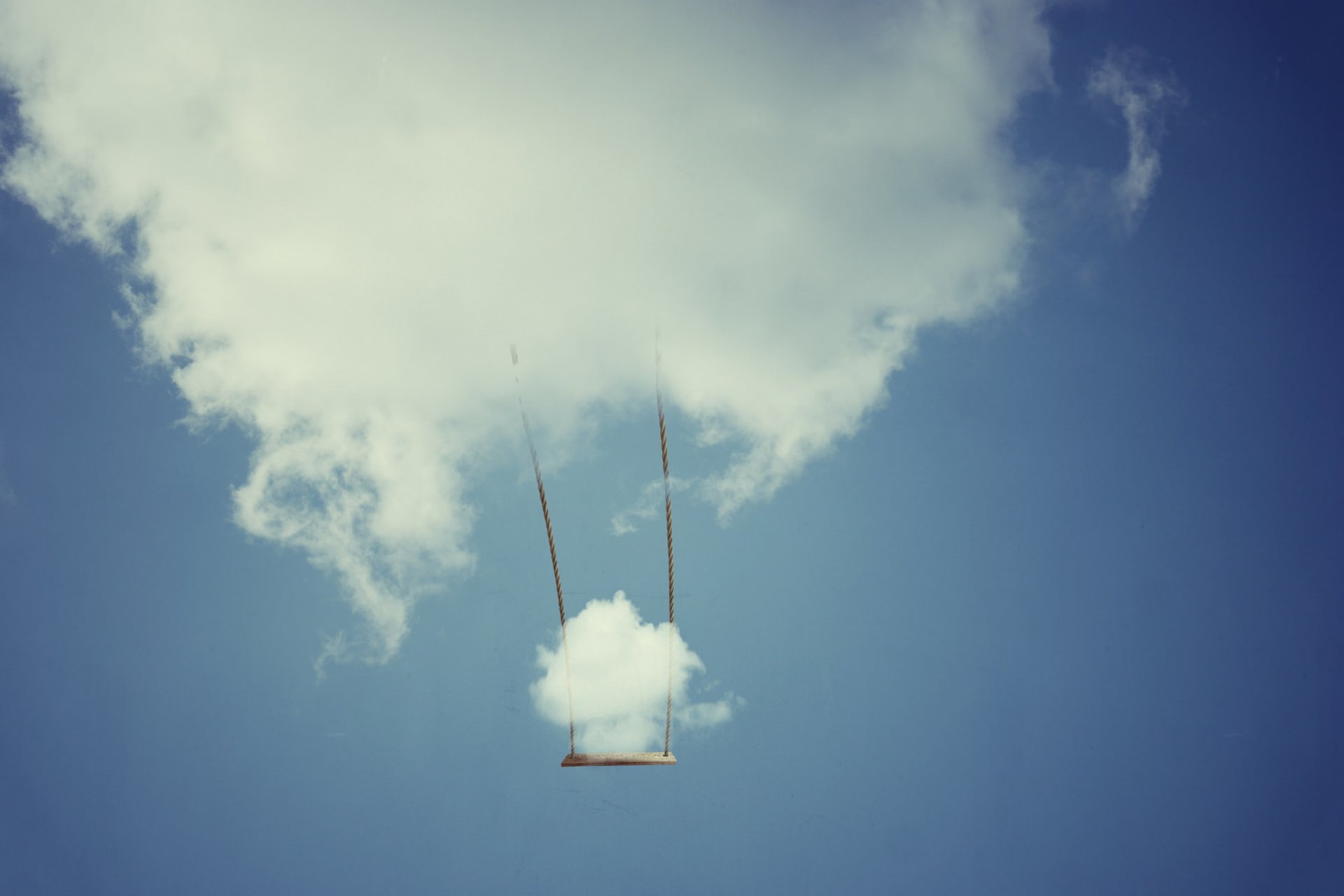 le ciel un nuage une balançoire