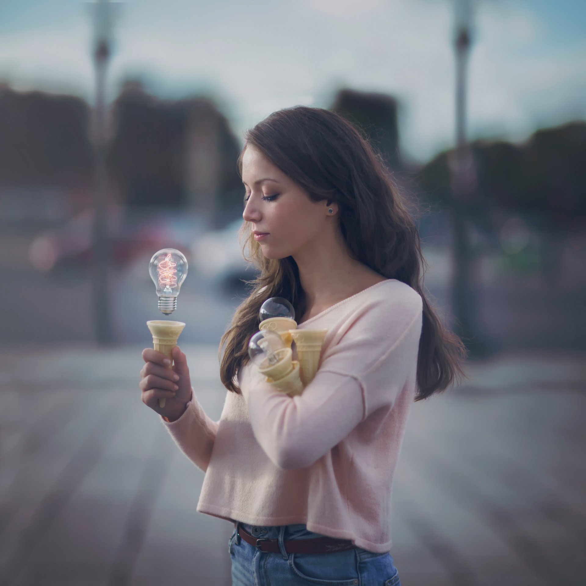 ragazza lampadina arte fantasia potere del pensiero