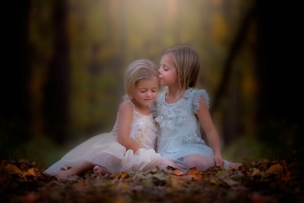 Dos niñas en el parque