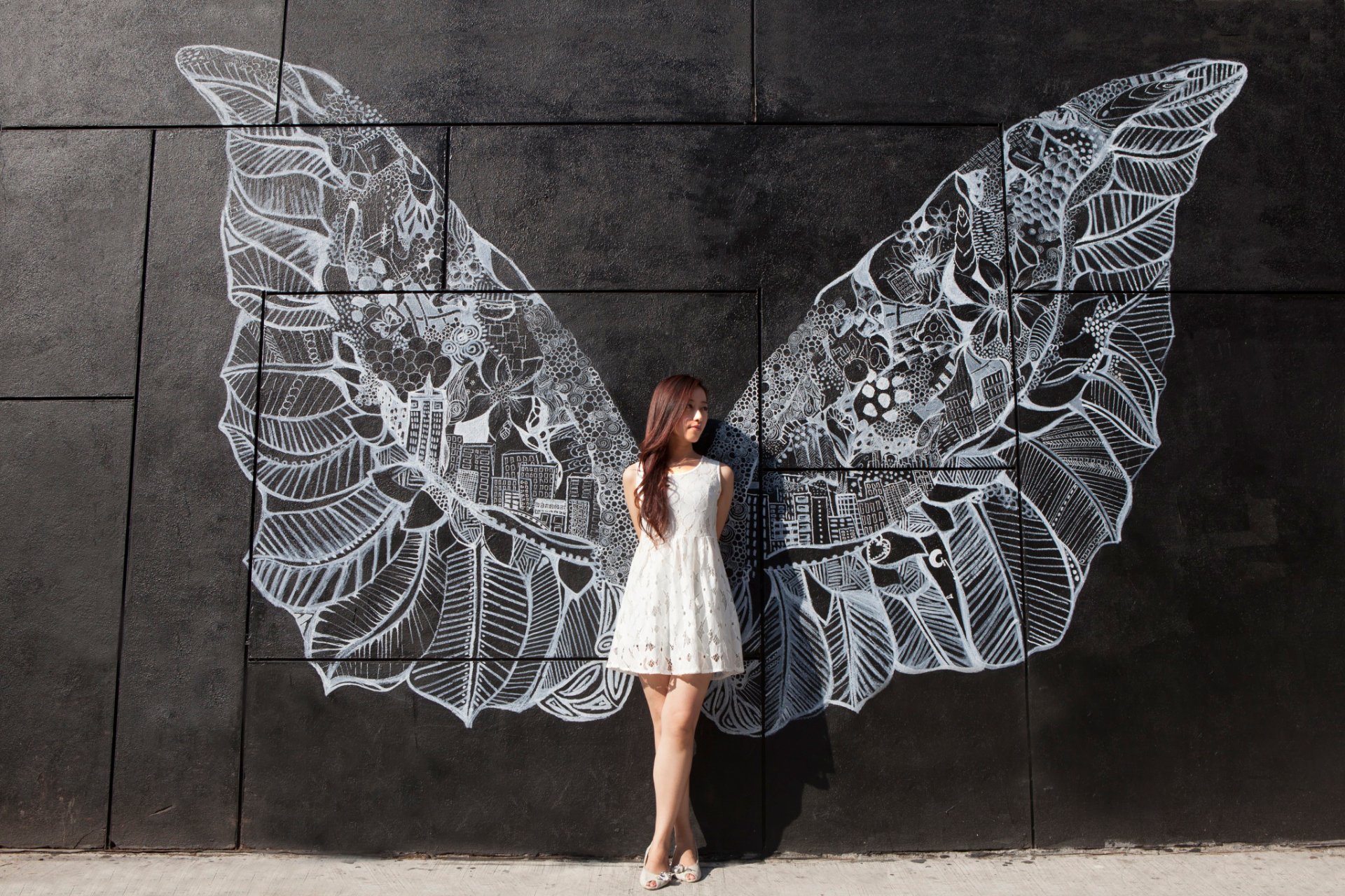 girl wall wings picture