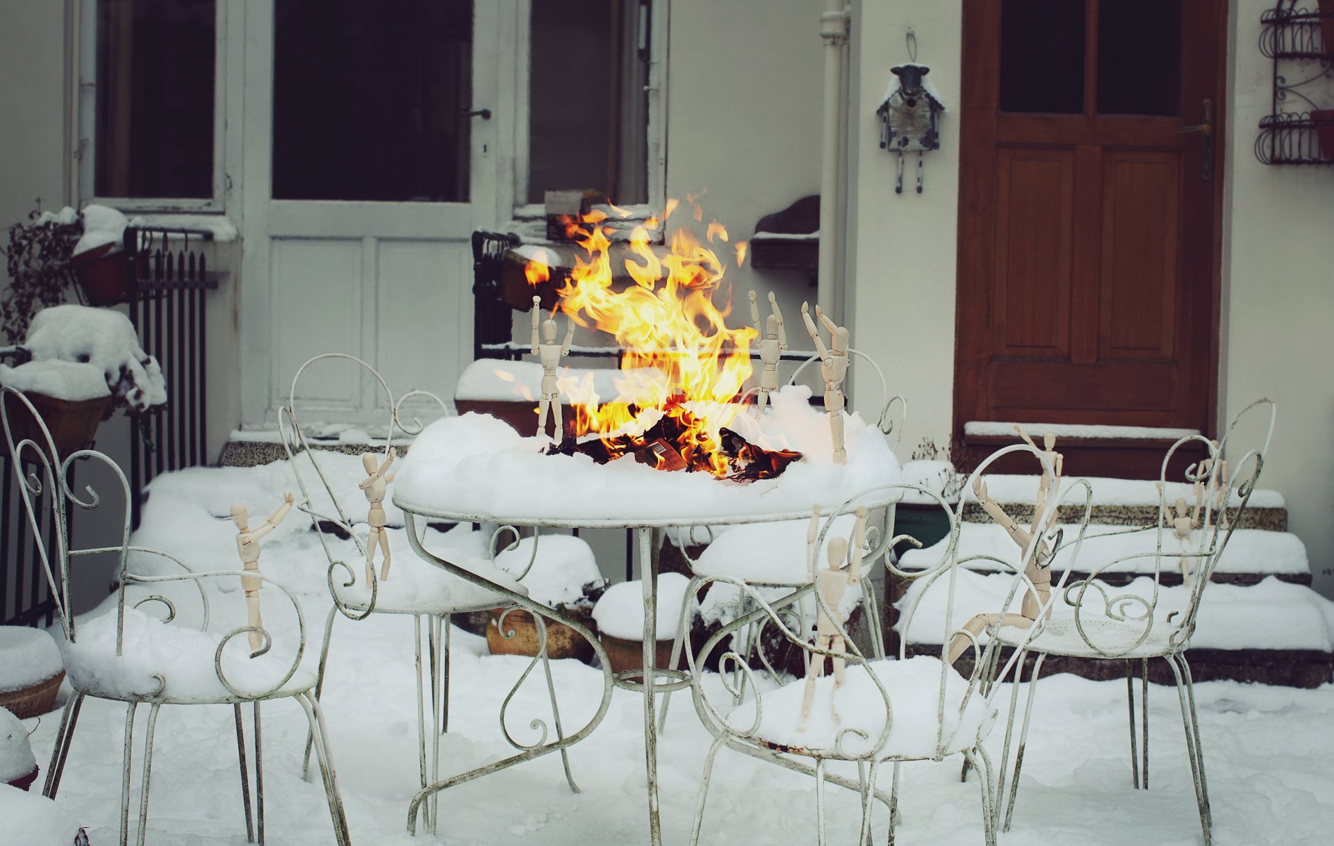 david olkarny fotografía fotógrafo madera hombre ikea hombres invierno nieve fogata fuego