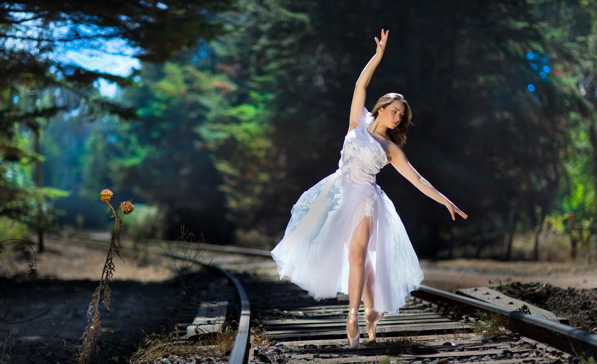 ferrovia ragazza ballerina danza