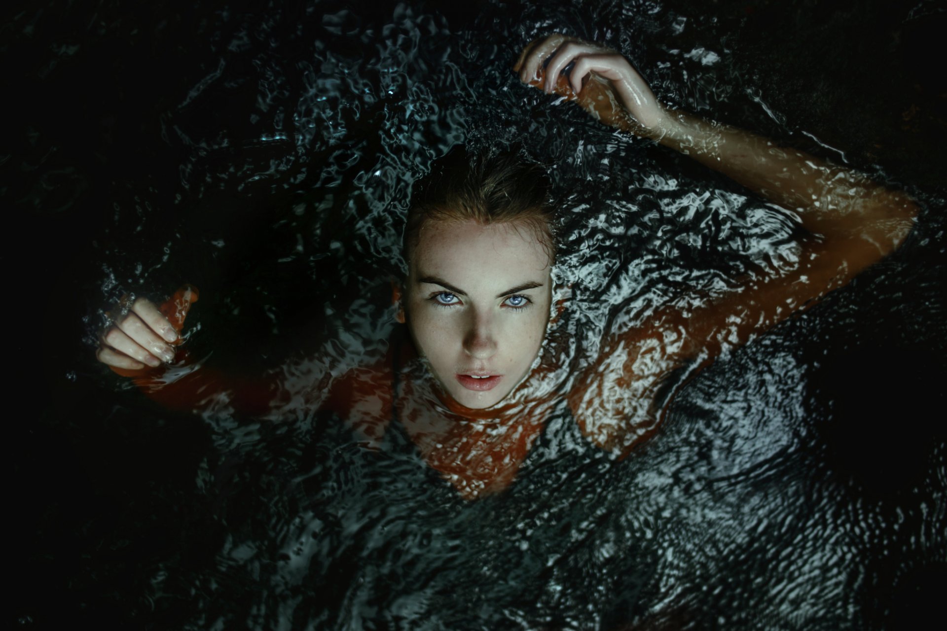 risvegliare ragazza in acqua tj drysdale