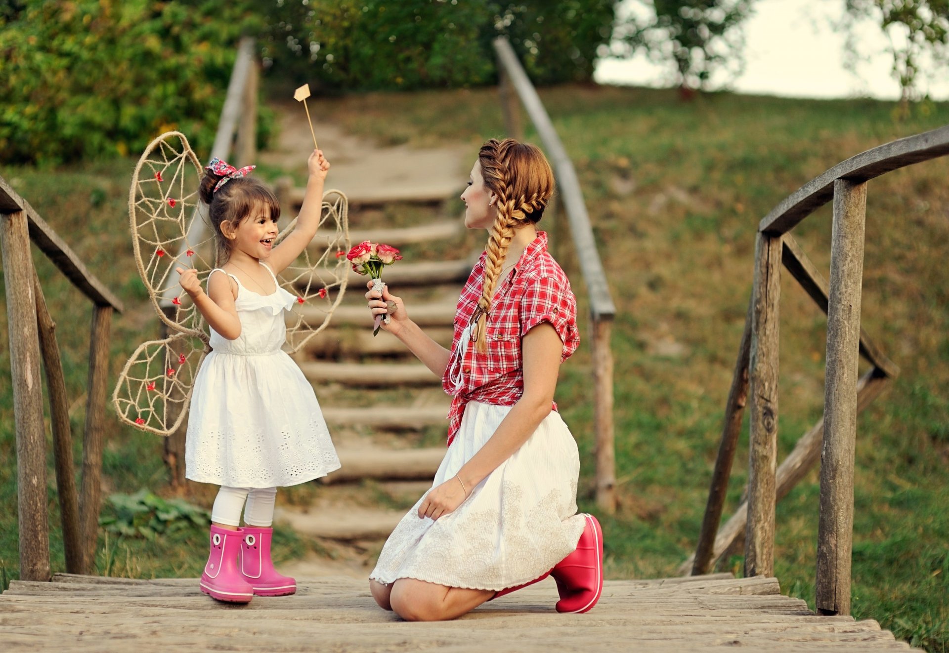 bebé niña puente amor madre